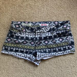 Skull patterned shorts